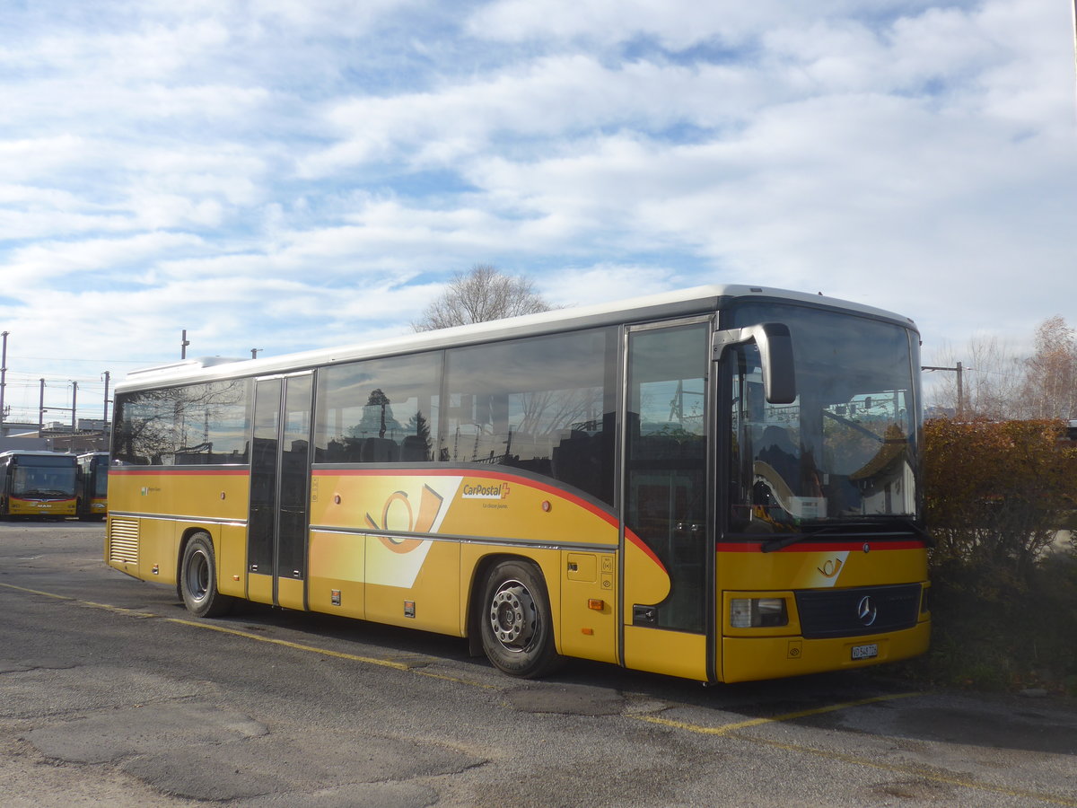 (212'775) - CarPostal Ouest - VD 548'726 - Mercedes am 8. Dezember 2019 in Yverdon, Garage