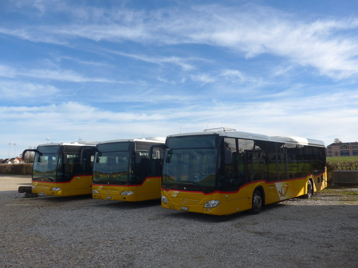 (212'785) - CarPostal Ouest - VD 464'913 - Mercedes am 8. Dezember 2019 in Thierrens, Feuerwehr