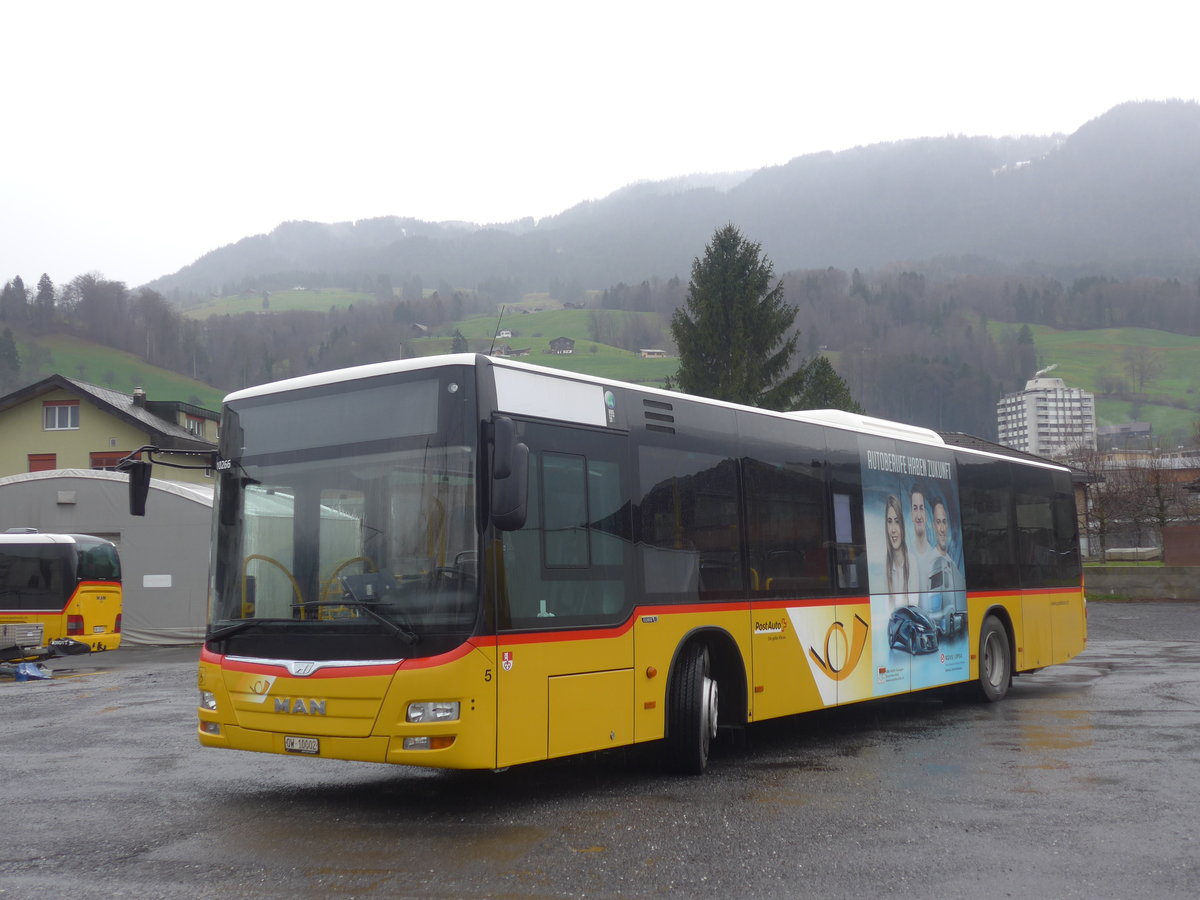 (213'059) - PostAuto Zentralschweiz - Nr. 5/OW 10'002 - MAN (ex Dillier, Sarnen Nr. 5) am 22. Dezember 2019 in Sarnen, Garage