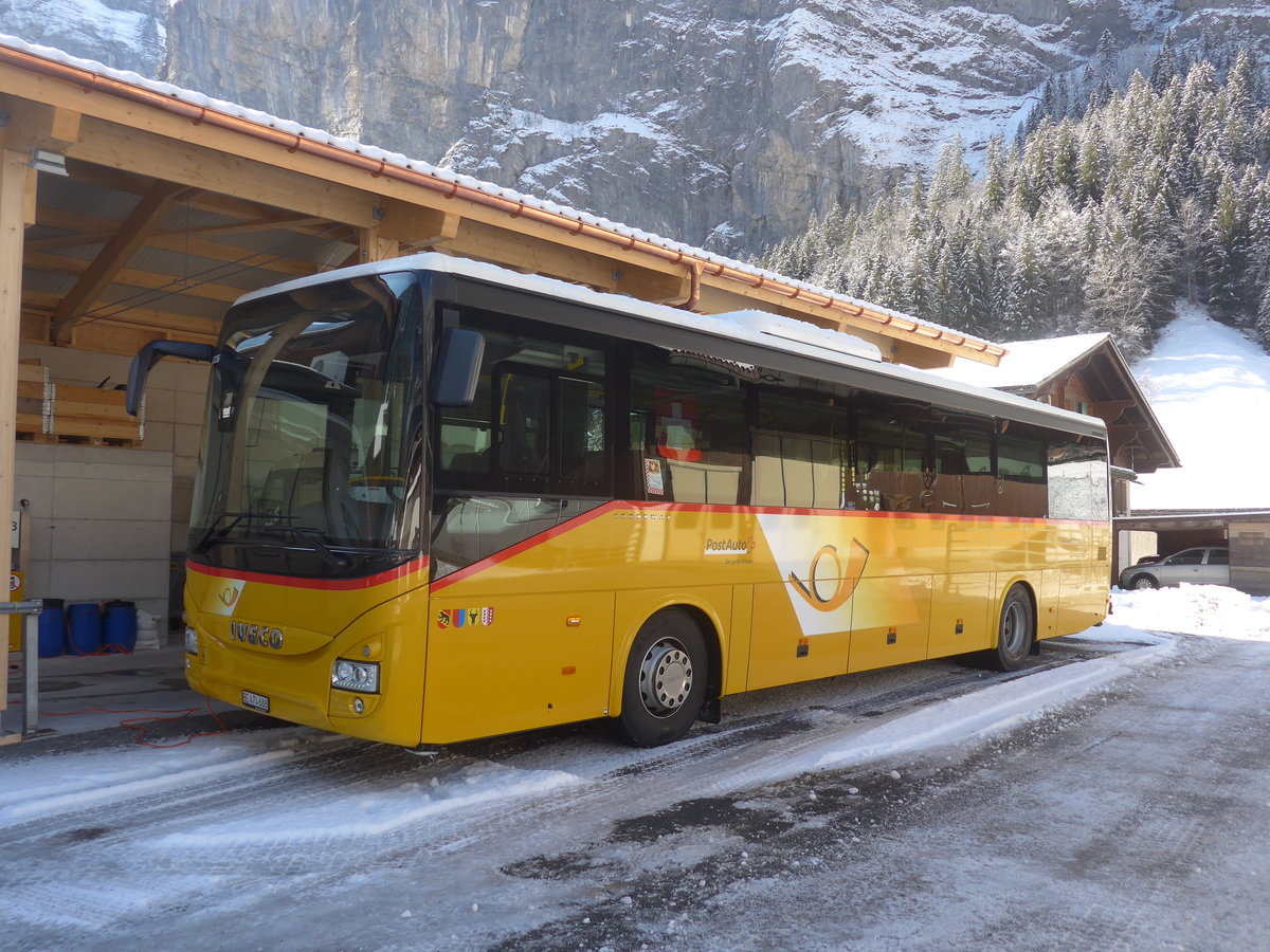 (213'911) - PostAuto Bern - BE 474'688 - Iveco am 19. Januar 2020 in Stechelberg, Garage