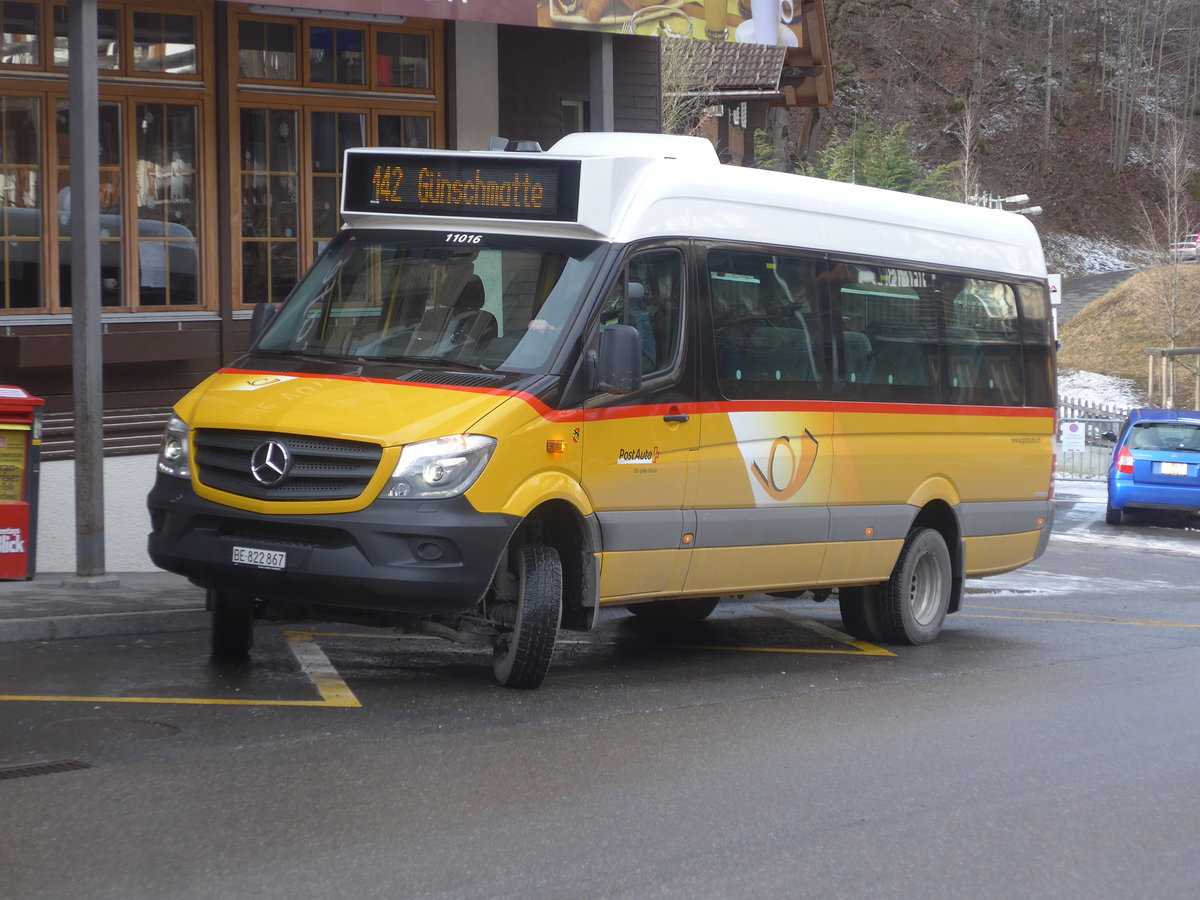 (213'933) - PostAuto Bern - BE 822'867 - Mercedes am 19. Januar 2020 beim Bahnhof Lauterbrunnen