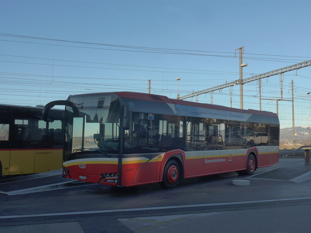 (214'222) - Landolt, Pfffikon - SZ 39'898 - Solaris am 15. Februar 2020 beim Bahnhof Pfffikon