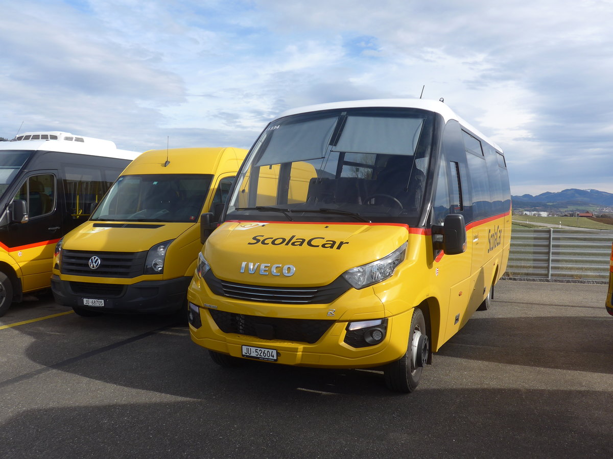 (214'303) - CarPostal Ouest - JU 52'604 - Iveco/Rosero am 16. Februar 2020 in Develier, Parkplatz