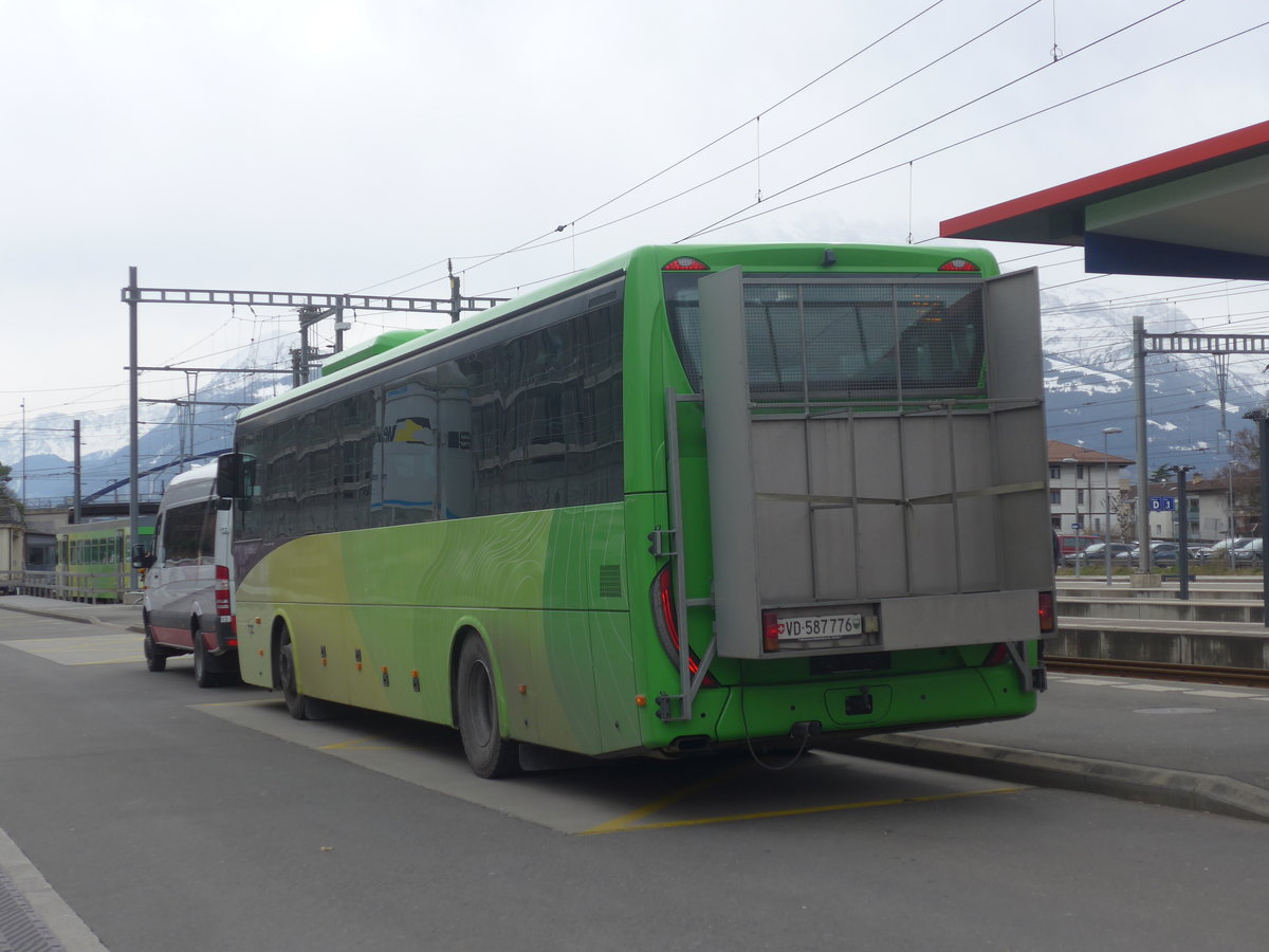 (214'903) - TPC Aigle - Nr. 13/VD 587'776 - Iveco am 29. Februar 2020 beim Bahnhof Aigle