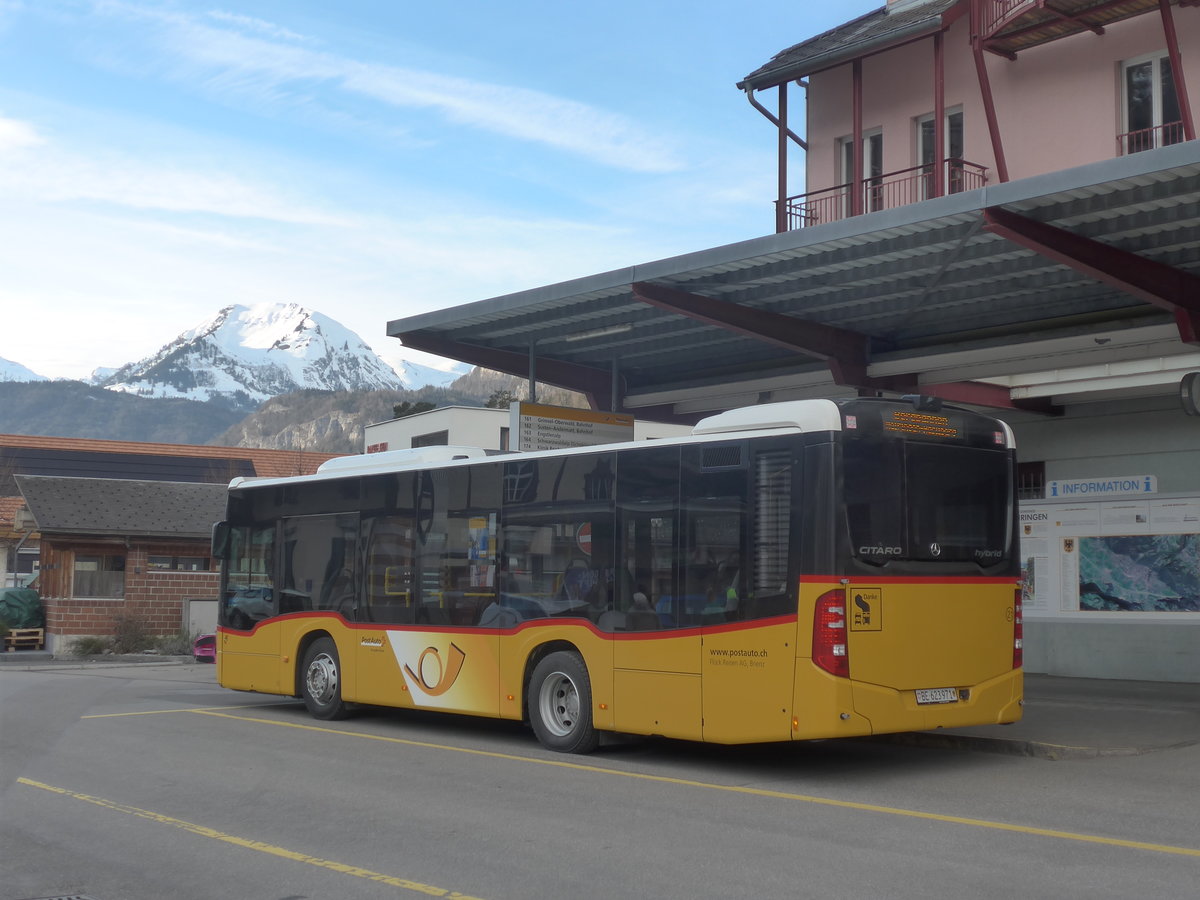 (215'102) - Flck, Brienz - Nr. 21/BE 623'971 - Mercedes am 8. Mrz 2020 in Meiringen, Postautostation