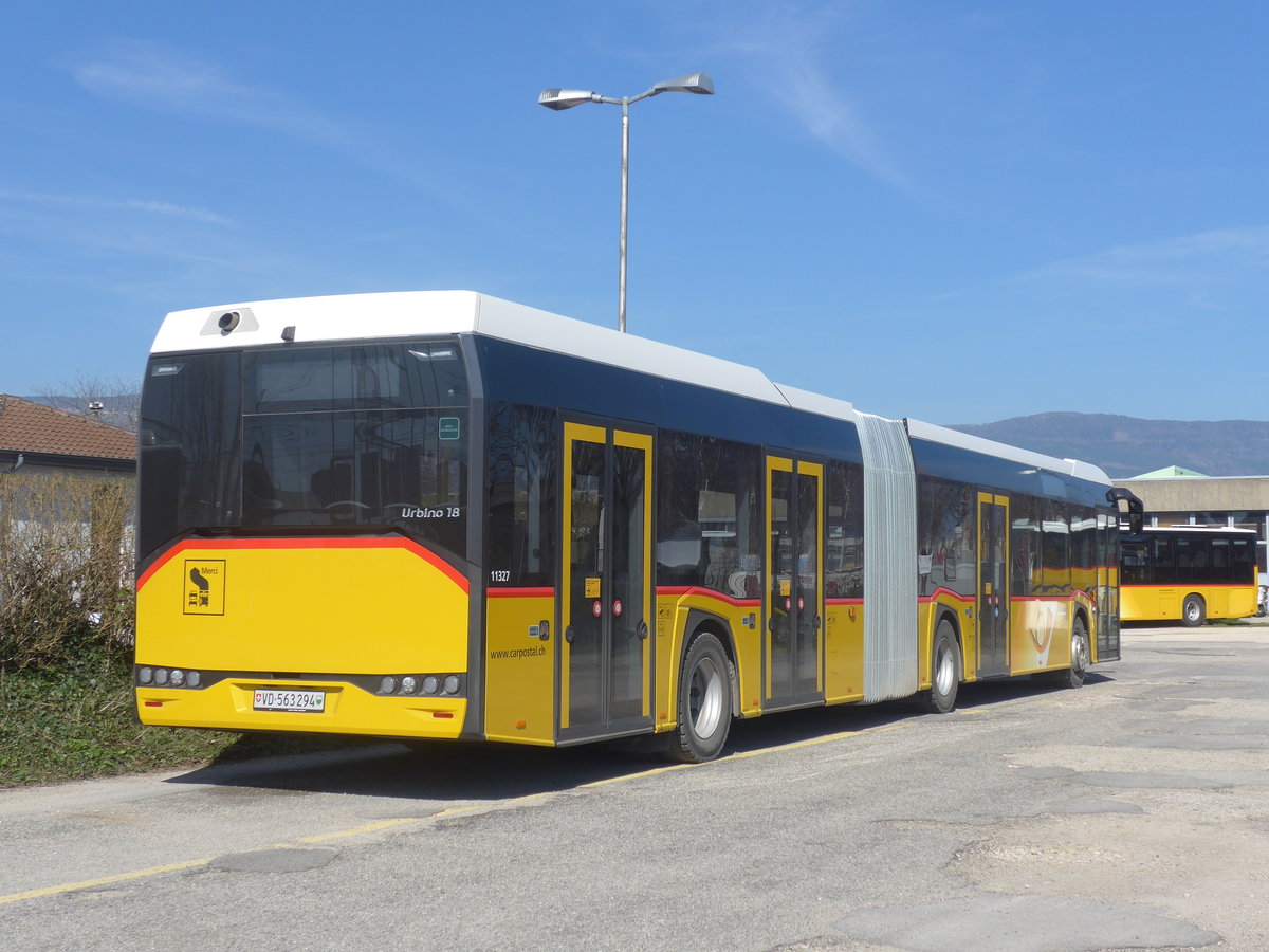 (215'213) - CarPostal Ouest - VD 563'294 - Solaris am 15. Mrz 2020 in Yverdon, Garage