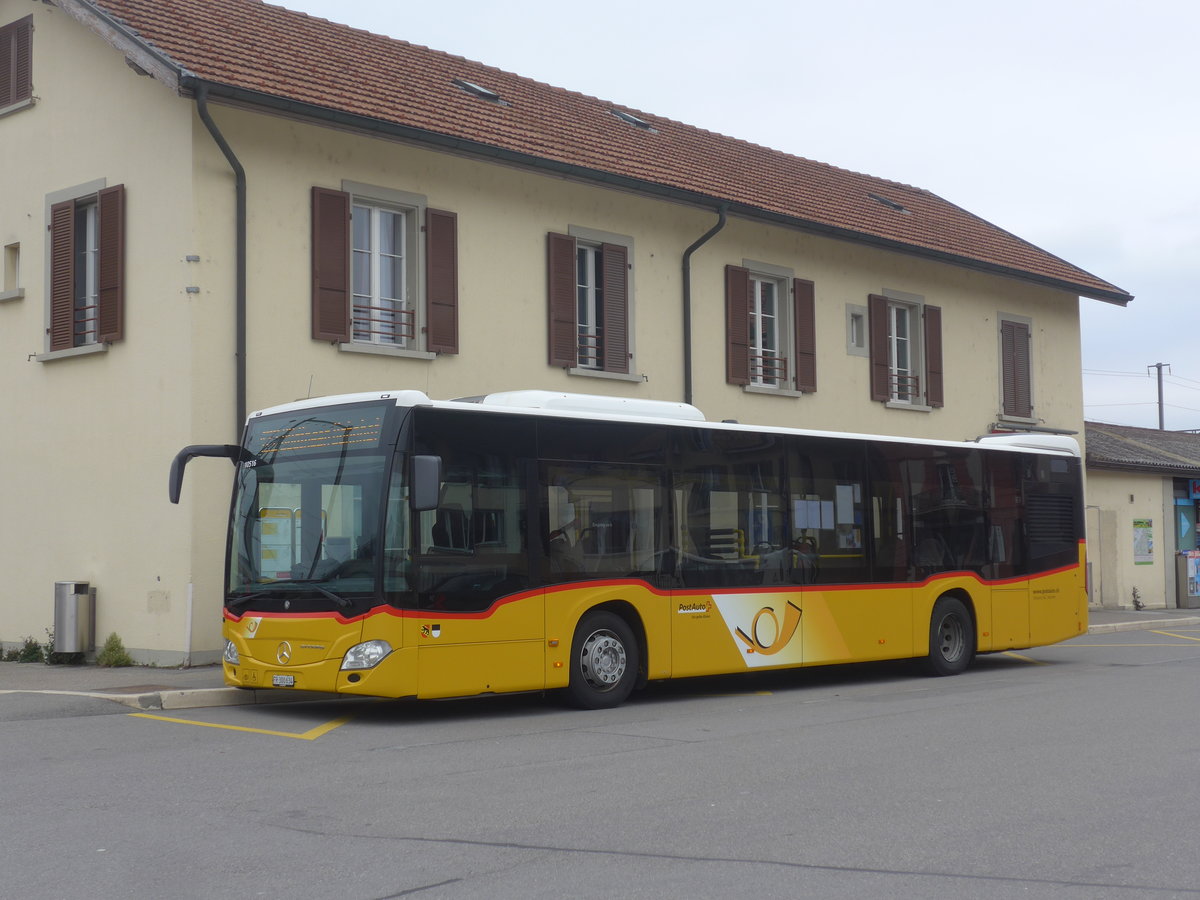 (215'452) - Wieland, Murten - FR 300'634 - Mercedes am 22. Mrz 2020 beim Bahnhof Kerzers