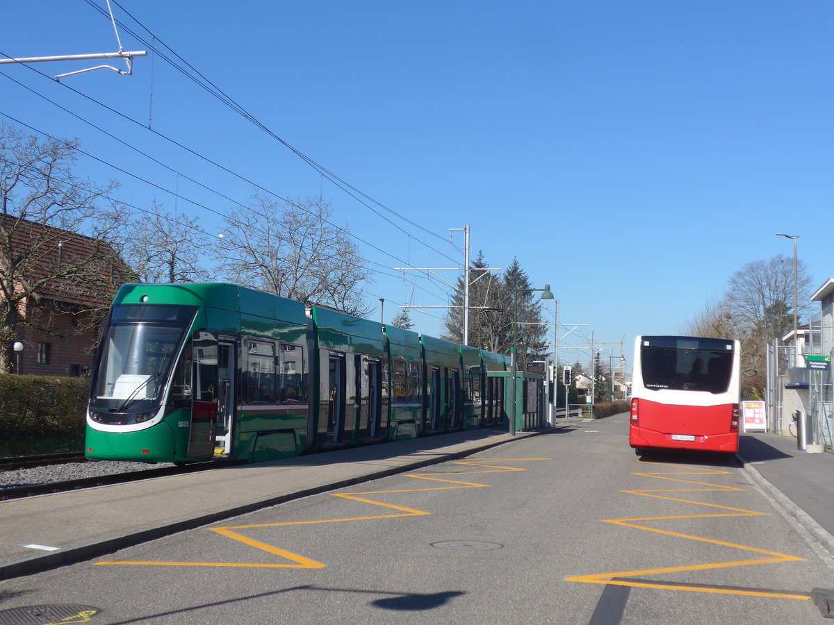 (215'717) - BLT Oberwil - Nr. 98/BL 203'458 - Mercedes (ex Gschwindl, A-Wien Nr. 8410) am 31. Mrz 2020 in Muttenz, Rothausstrasse