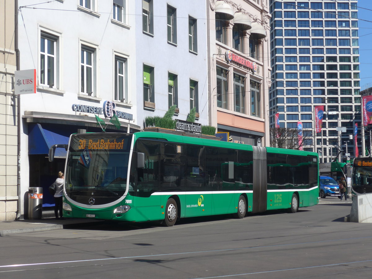 (215'746) - BVB Basel - Nr. 7011/BS 99'311 - Mercedes am 31. Mrz 2020 beim Bahnhof Basel