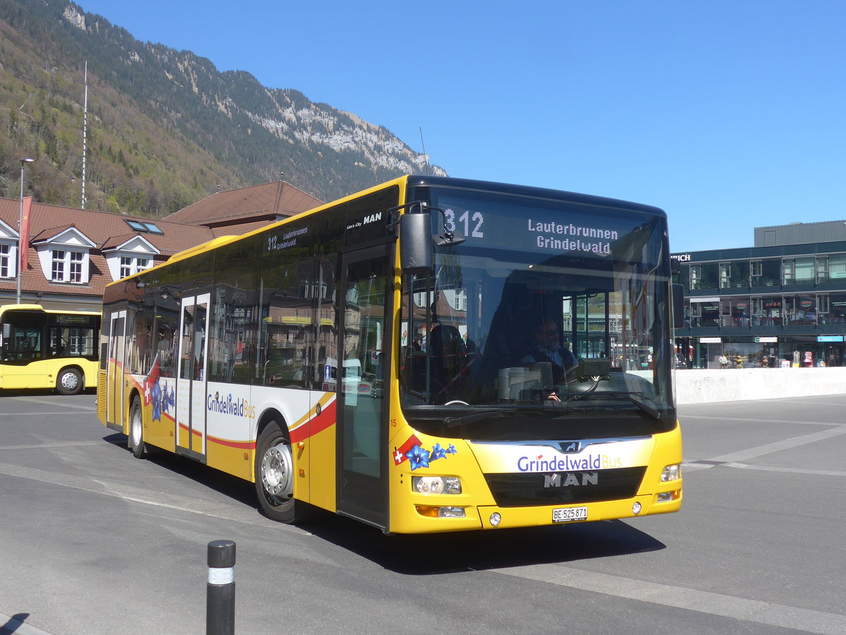 (216'070) - Grindelwaldbus, Grindelwald - Nr. 15/BE 525'871 - MAN am 15. April 2020 beim Bahnhof Interlaken Ost