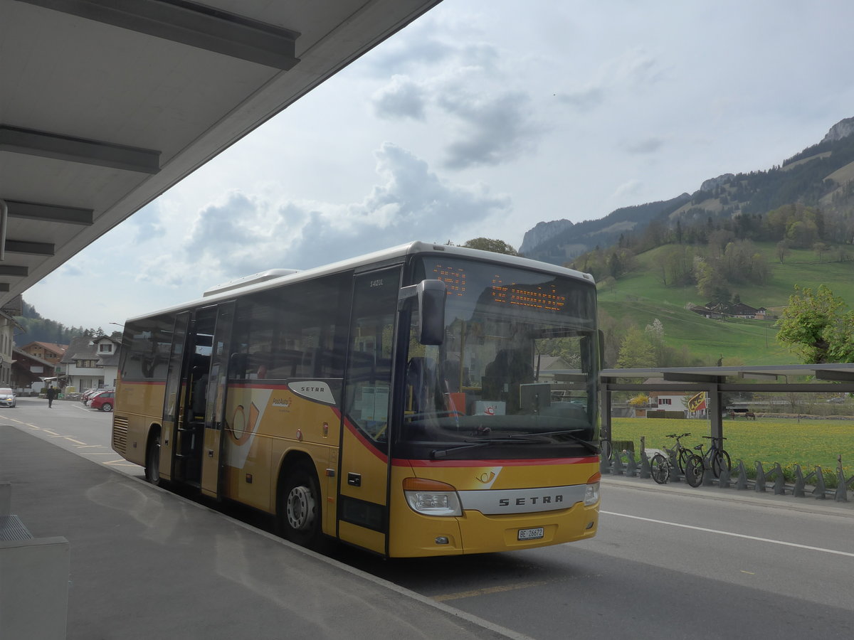 (216'190) - Spring, Schwenden - BE 26'672 - Setra am 17. April 2020 beim Bahnhof Oey-Diemtigen