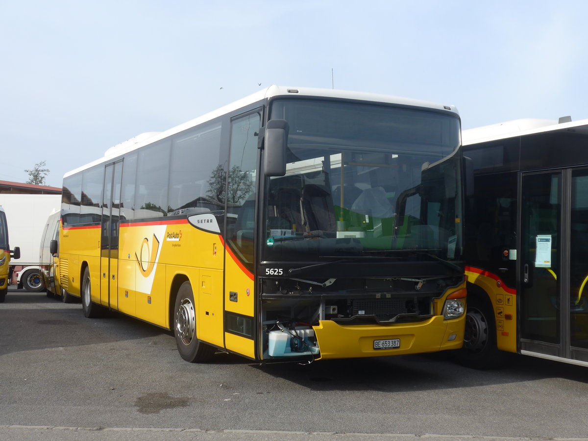 (216'230) - PostAuto Bern - BE 653'387 - Setra am 19. April 2020 in Kerzers, Interbus