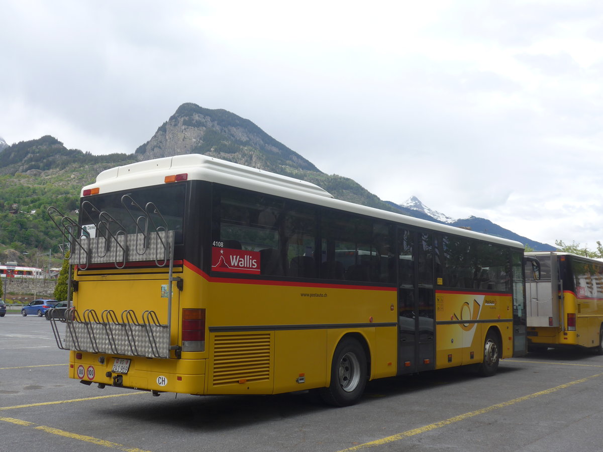 (216'569) - PostAuto Wallis - VS 241'969 - Setra (ex Zerzuben, Visp-Eyholz Nr. 62; ex PostAuto Wallis) am 28. April 2020 in Brig, Garage