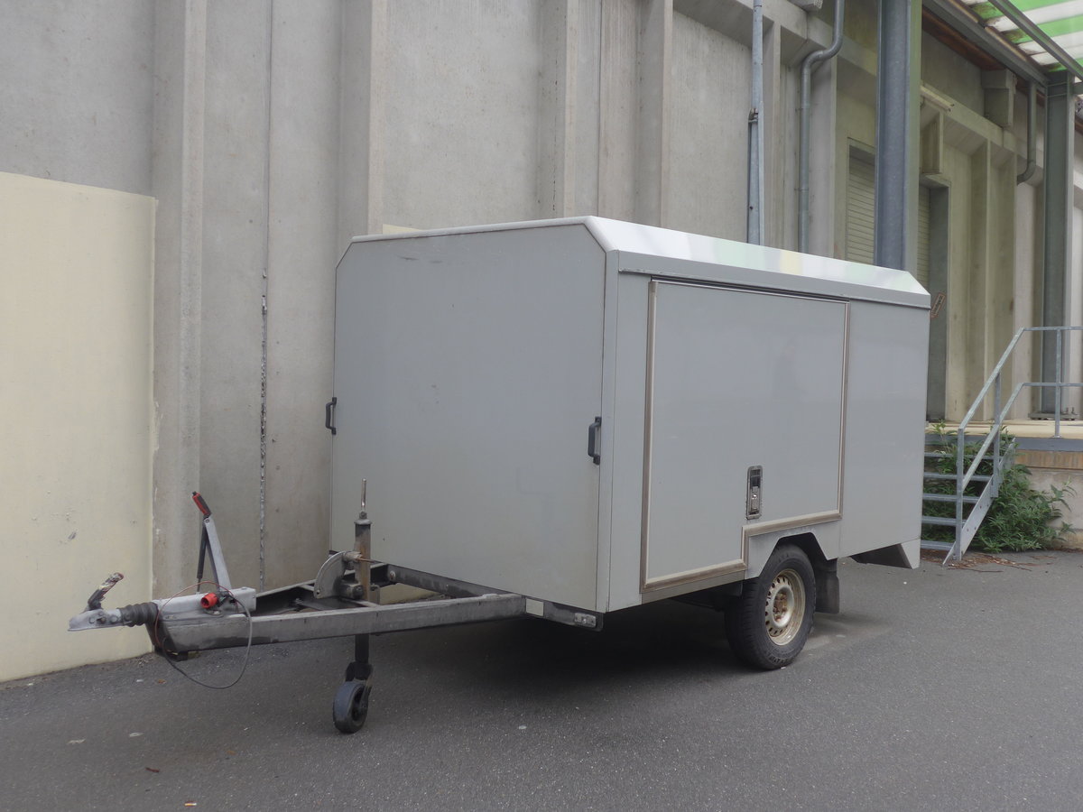 (216'654) - PostAuto Wallis - VS 258'975 - Car-Tech Gepckanhnger am 2. Mai 2020 bei Brig