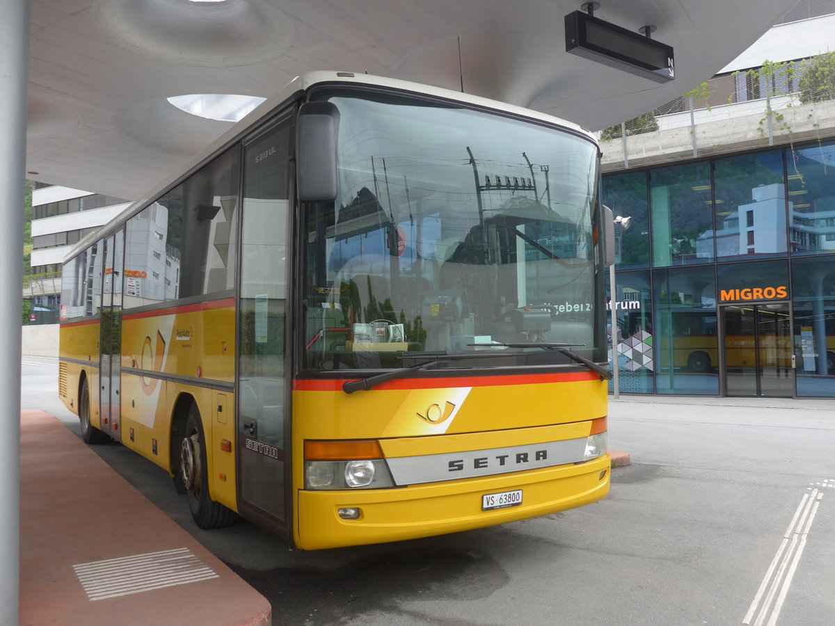 (216'712) - Autotour, Visp - VS 63'800 - Setra am 2. Mai 2020 beim Bahnhof Visp