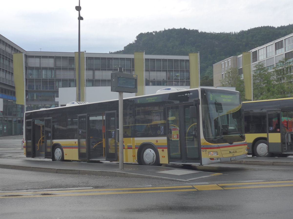 (216'894) - STI Thun - Nr. 129/BE 800'129 - MAN am 10. Mai 2020 beim Bahnhof Thun