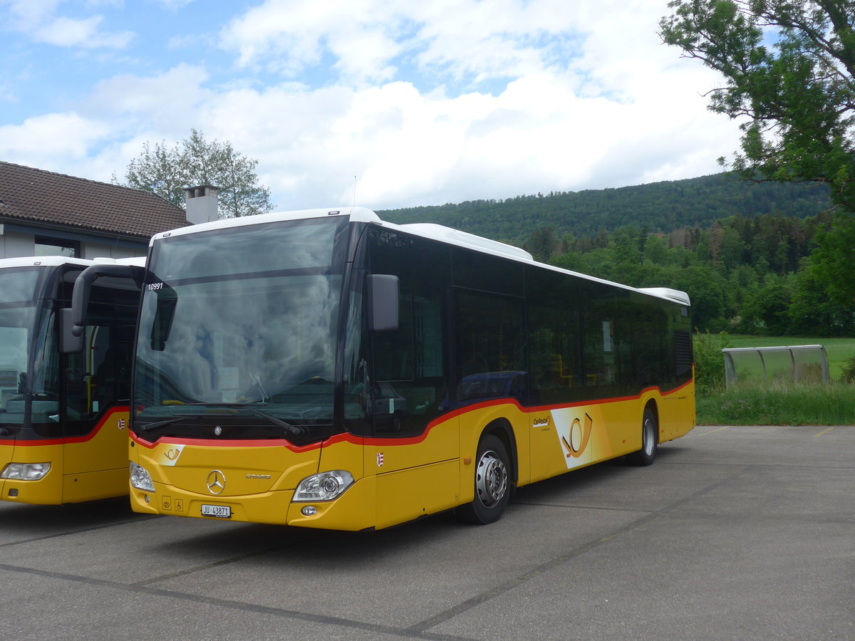 (216'953) - CarPostal Ouest - JU 43'871 - Mercedes am 10. Mai 2020 in Develier, Parkplatz