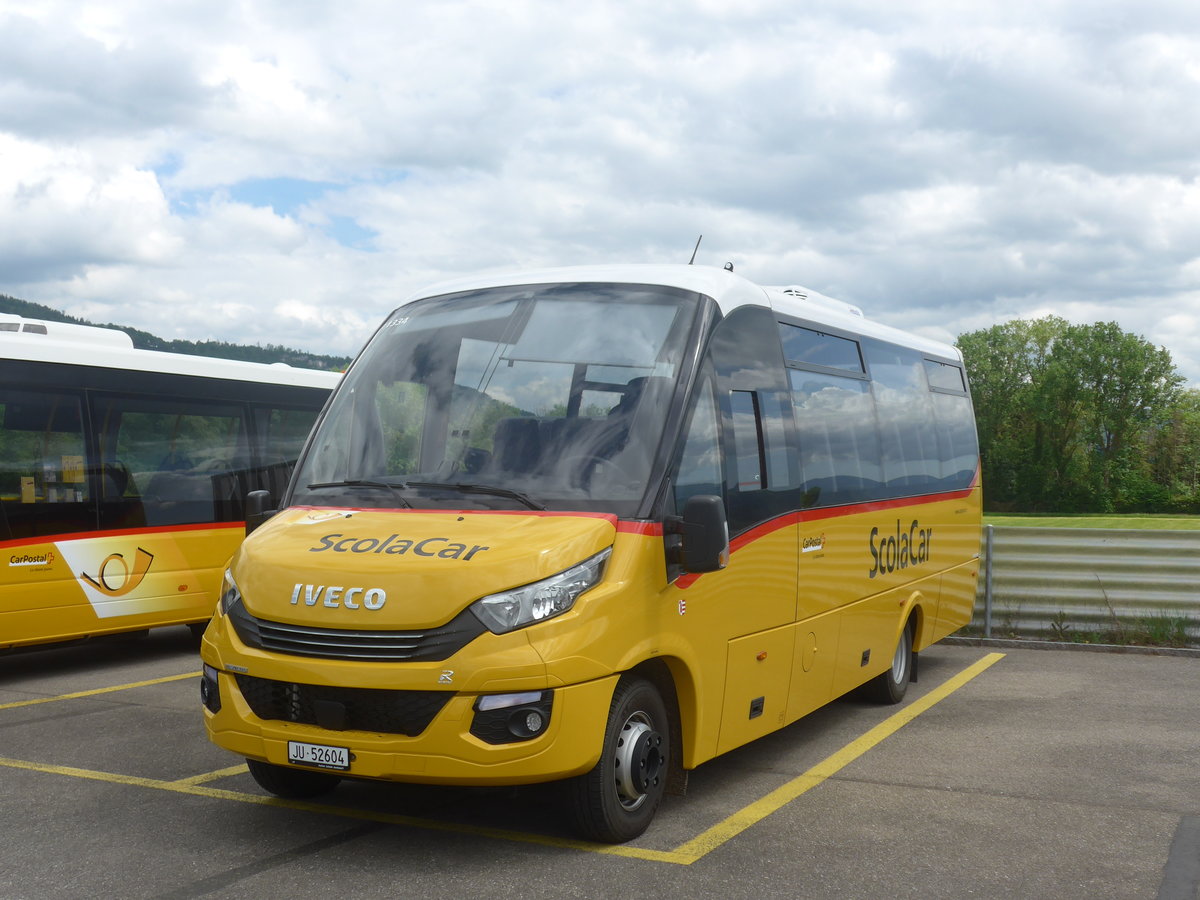 (216'967) - CarPostal Ouest - JU 52'604 - Iveco/Rosero am 10. Mai 2020 in Develier, Parkplatz