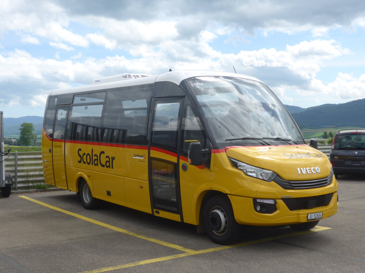 (216'969) - CarPostal Ouest - JU 52'604 - Iveco/Rosero am 10. Mai 2020 in Develier, Parkplatz