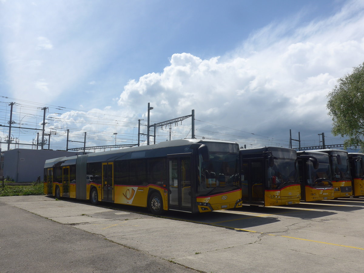 (216'981) - CarPostal Ouest - VD 563'295 - Solaris am 10. Mai 2020 in Yverdon, Garage