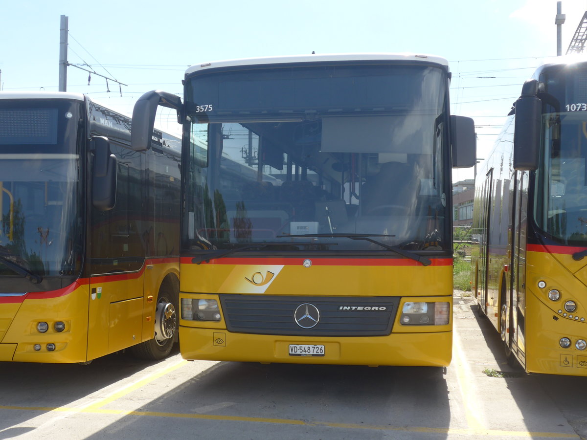 (216'983) - CarPostal Ouest - VD 548'726 - Mercedes am 10. Mai 2020 in Yverdon, Garage