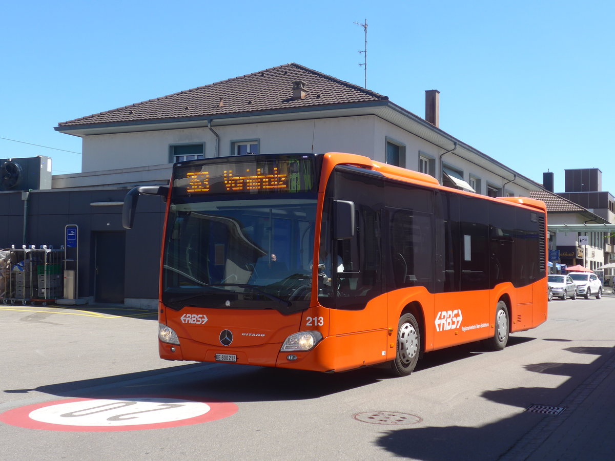 (217'165) - RBS Worblaufen - Nr. 213/BE 800'213 - Mercedes am 21. Mai 2020 beim Bahnhof Lyss