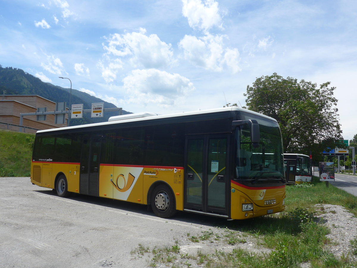 (217'227) - PostAuto Graubnden - GR 168'873 - Iveco am 23. Mai 2020 in Chur, Sommeraustrasse