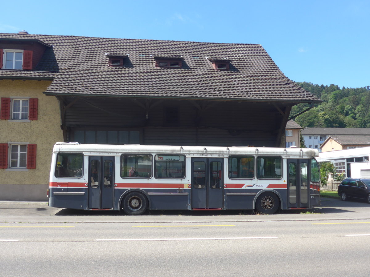 (217'388) - VBSG St. Gallen - Nr. 215 - Saurer/Hess am 30. Mai 2020 in Neuenhof, Zrcherstrasse