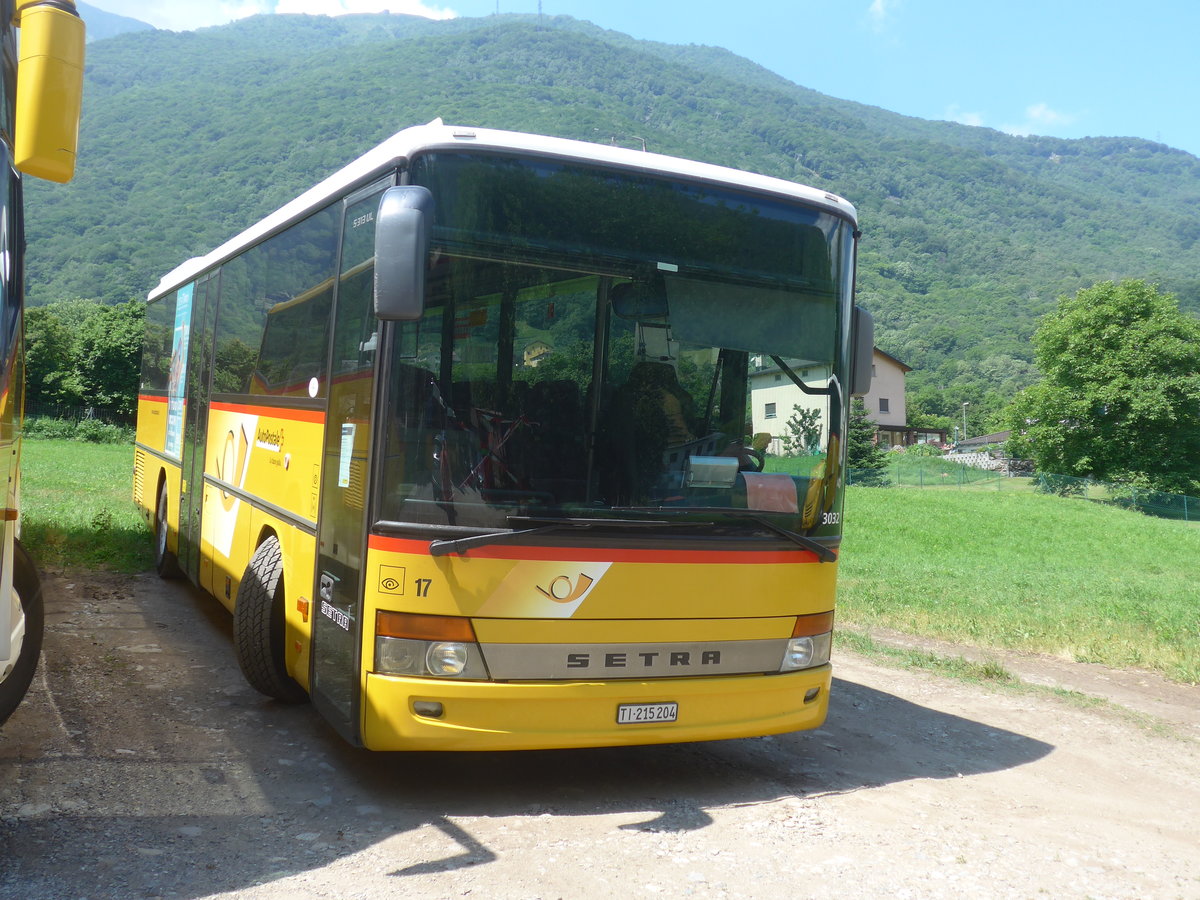 (217'575) - ATV, Rivera - Nr. 17/TI 215'204 - Setra (ex AutoPostale Ticino; ex AutoPostale Ticino Nr. 510; ex AutoPostale Ticino; ex Marchetti, Airolo) am 1. Juni 2020 in Rivera, Garage