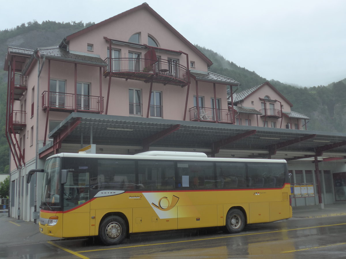 (217'624) - PostAuto Bern - BE 401'263 - Setra (ex AVG Meiringen Nr. 63) am 7. Juni 2020 in Meiringen, Postautostation