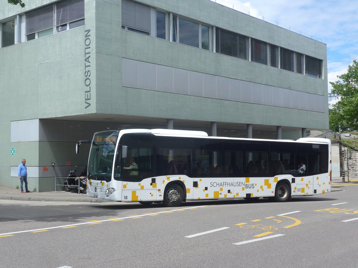 (217'766) - SB Schaffhausen - Nr. 18/SH 54'318 - Mercedes am 8. Juni 2020 beim Bahnhof Schaffhausen