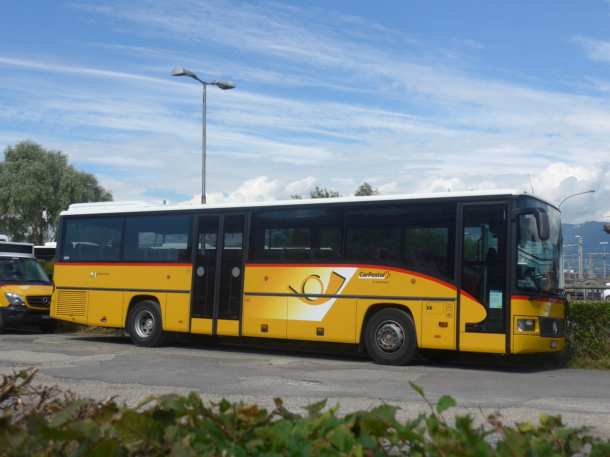 (217'810) - CarPostal Ouest - VD 548'725 - Mercedes am 13. Juni 2020 in Yverdon, Garage