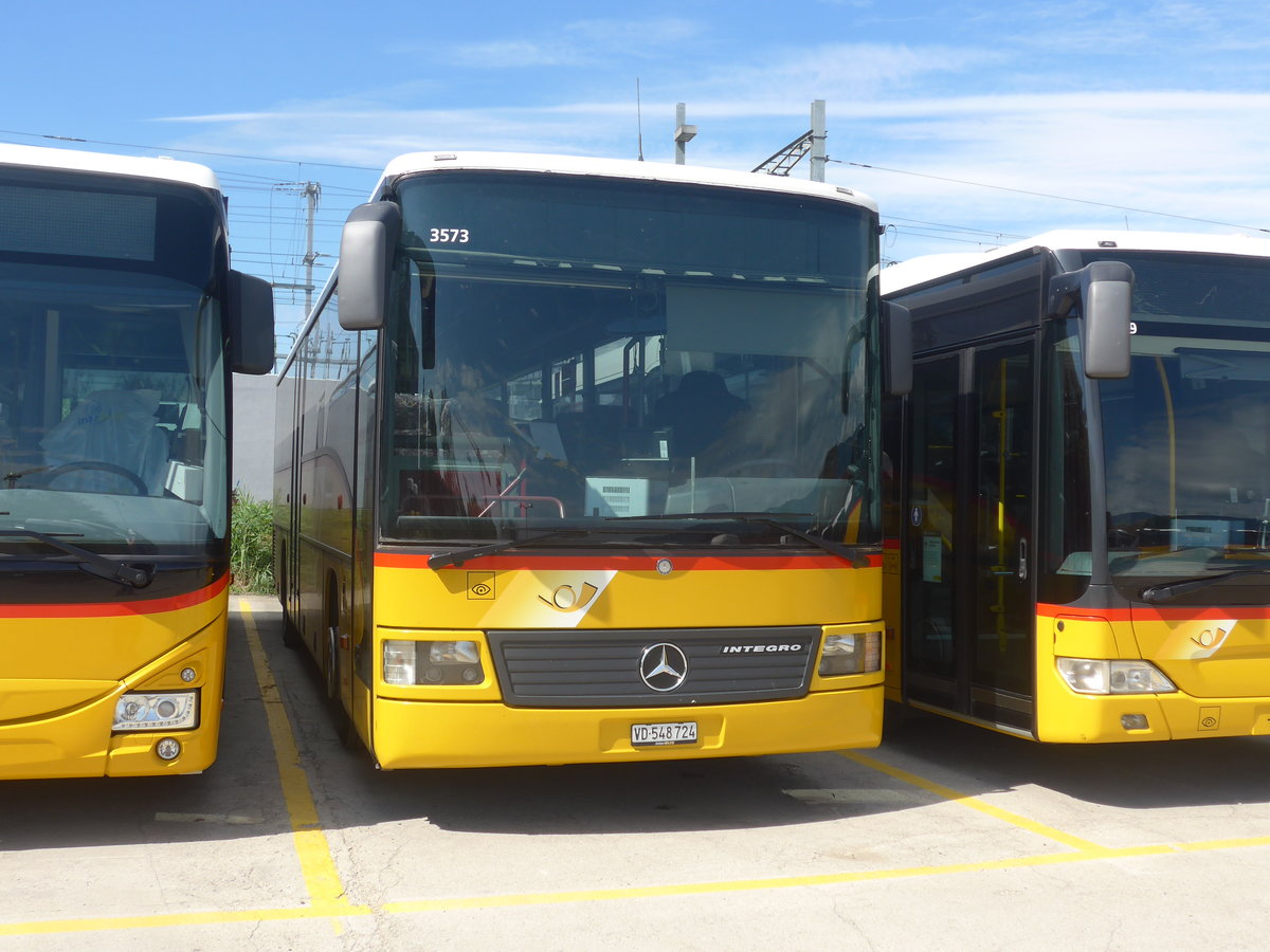 (217'826) - CarPostal Ouest - VD 548'724 - Mercedes am 13. Juni 2020 in Yverdon, Garage