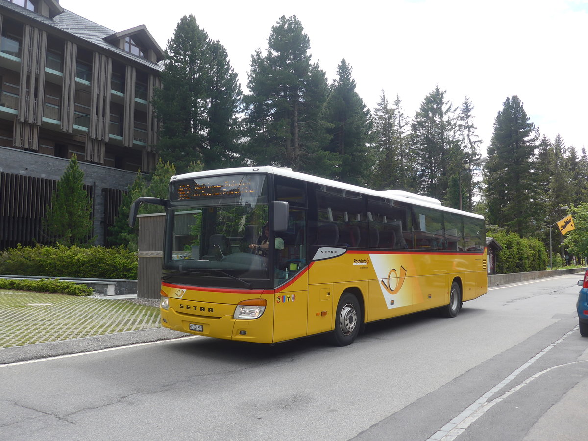 (218'125) - PostAuto Bern - Nr. 70/BE 653'387 - Setra am 21. Juni 2020 beim Bahnhof Andermatt