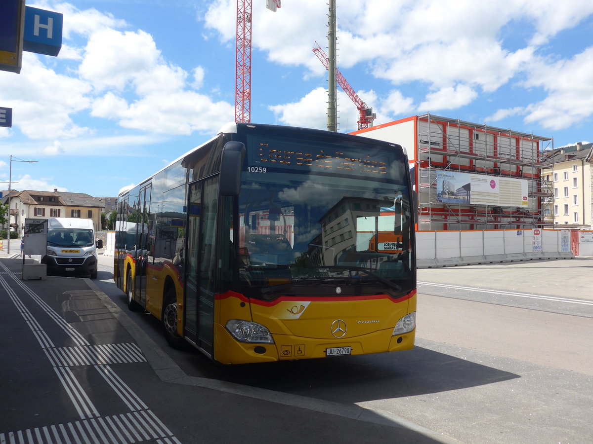 (218'375) - CarPostal Ouest - JU 26'790 - Mercedes (ex Nr. 5) am 4. Juli 2020 beim Bahnhof Delmont