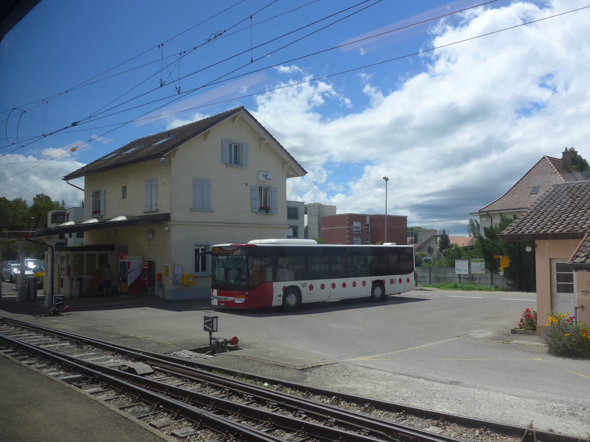 (218'527) - Wieland, Murten - Nr. 58/FR 300'636 - Setra am 6. Juli 2020 beim Bahnhof Sugiez