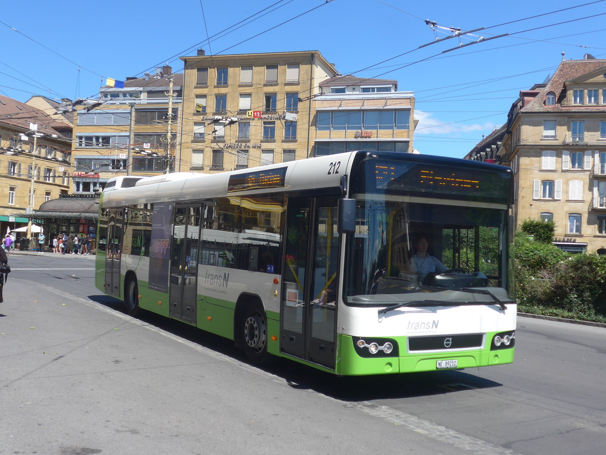 (218'552) - transN, La Chaux-de-Fonds - Nr. 212/NE 89'212 - Volvo (ex TN Neuchtel Nr. 232) am 6. Juli 2020 in Neuchtel, Place Pury