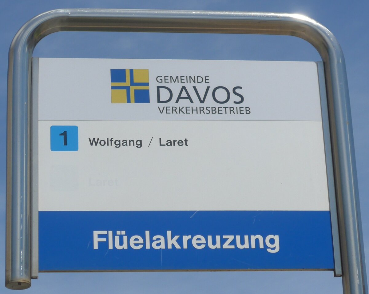 (218'923) - GEMEINDE DAVOS VERKEHRSBETRIEB-Haltestellenschild - Davos, Flelakreuzung - am 20. Juli 2020