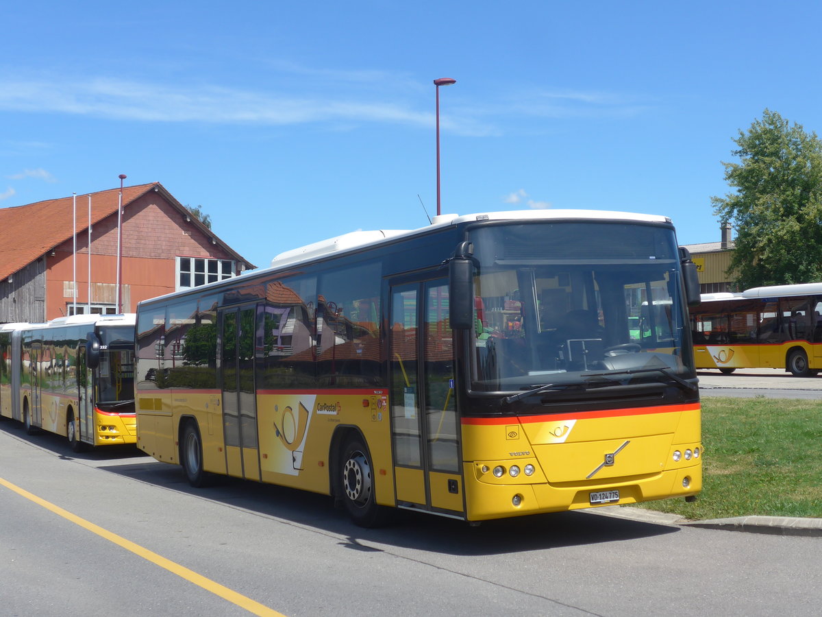 (219'025) - CarPostal Ouest - VD 124'775 - Volvo am 25. Juli 2020 in Thierrens, Gare Routire