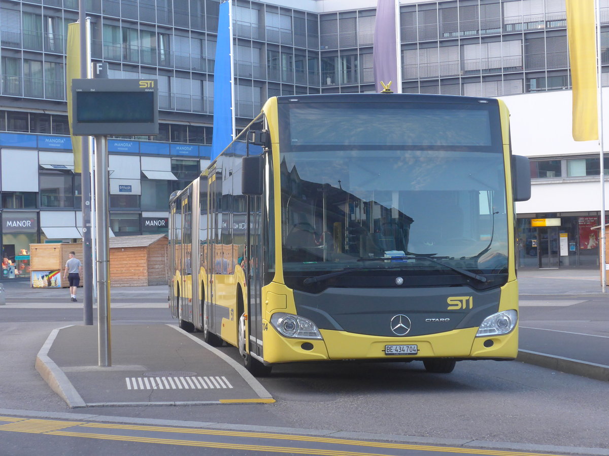 (219'098) - STI Thun - Nr. 704/BE 434'704 - Mercedes a, 25. Juli 2020 beim Bahnhof Thun