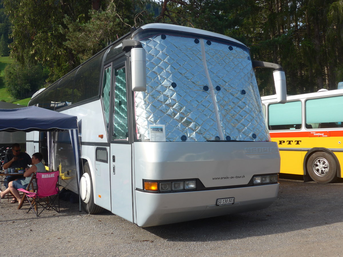 (219'687) - Berger, Lichtensteig - SG 130'303 - Neoplan (ex Schelbert, Einsiedeln; ex Beeler, Merlischachen) am 16. August 2020 in Grsch, Bergbahnen