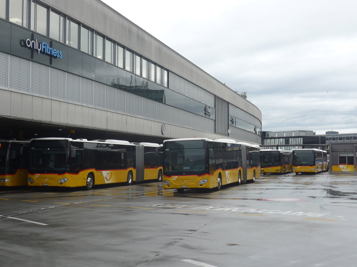 (220'339) - PostAuto Bern - Nr. 631/BE 734'631 + Nr. 633/BE 734'633 + Nr. 634/BE 734'634 - Mercedes am 30. August 2020 in Bern, Postautostation (alle drei Citaro G C2 der Regie auf einem Bild vereint!)