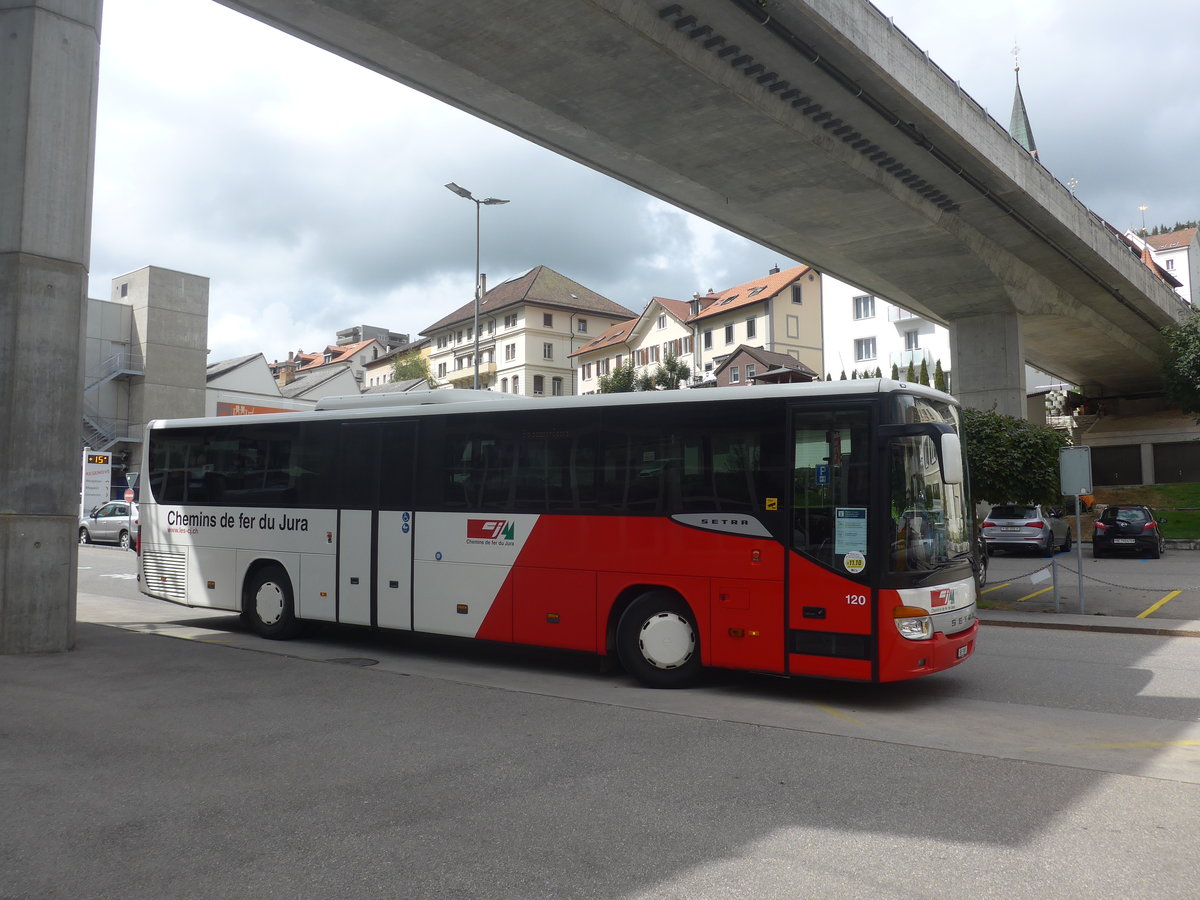 (220'394) - CJ Tramelan - Nr. 120/BE 998 - Setra am 31. August 2020 beim Bahnhof Tramelan