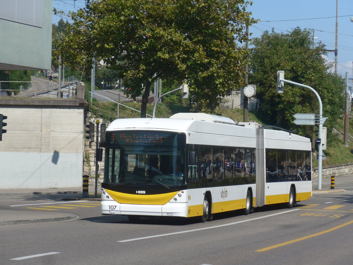 (220'643) - VBSH Schaffhausen - Nr. 107 - Hess/Hess Gelenktrolleybus am 12. September 2020 beim Bahnhof Schaffhausen