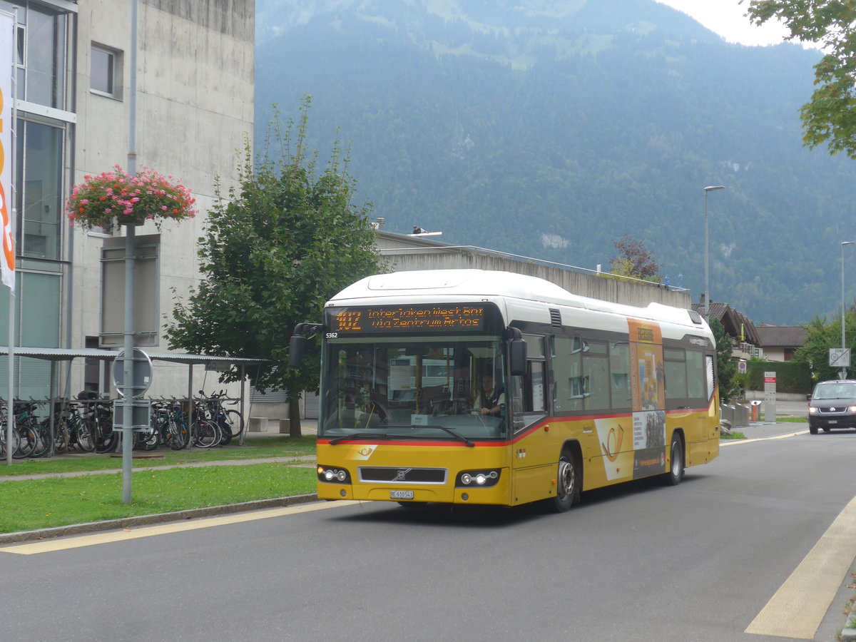 (220'909) - PostAuto Bern - BE 610'543 - Volvo am 21. September 2020 beim Bahnhof Interlaken Ost