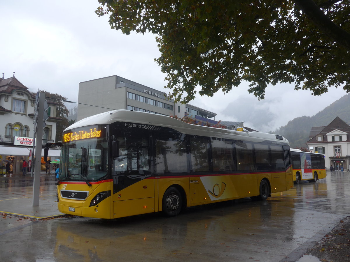 (221'689) - PostAuto Bern - BE 610'544 - Volvo am 10. Oktober 2020 beim Bahnhof Interlaken West