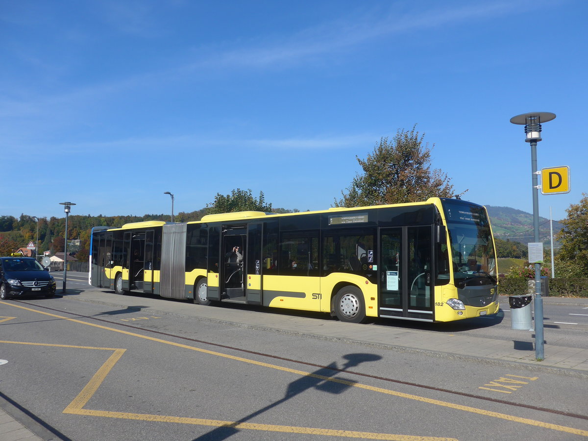 (222'104) - STI Thun - Nr. 182/BE 804'182 - Mercedes am 19. Oktober 2020 beim Bahnhof Spiez