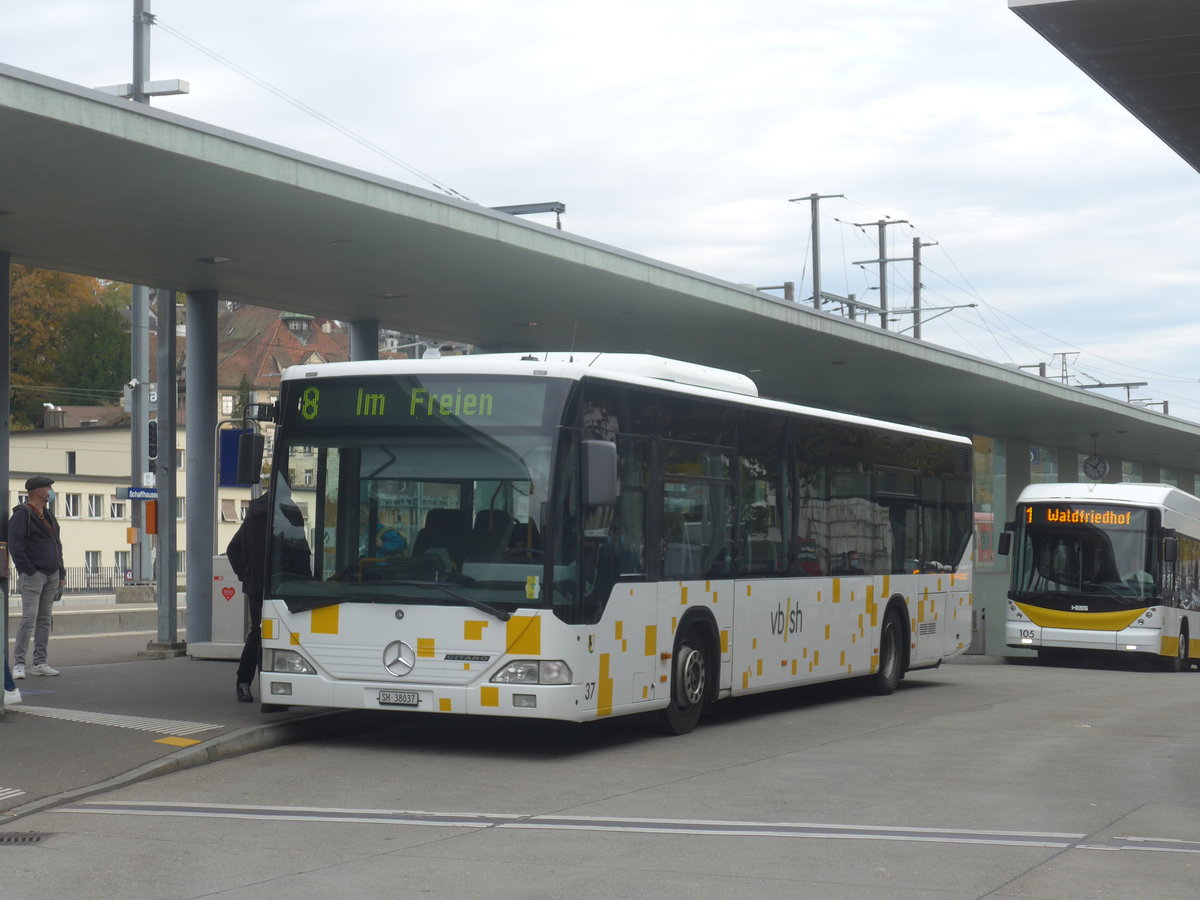 (222'204) - VBSH Schaffhausen - Nr. 37/SH 38'037 - Mercedes (ex SB Schaffhausen) am 21. Oktober 2020 beim Bahnhof Schaffhausen