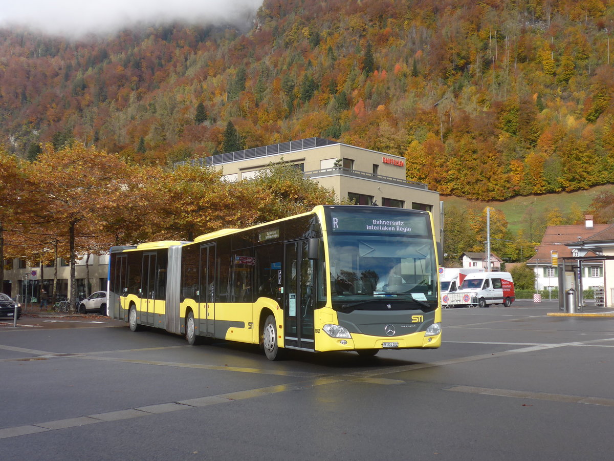 (222'604) - STI Thun - Nr. 182/BE 804'182 - Mercedes am 24. Oktober 2020 beim Bahnhof Interlaken Ost