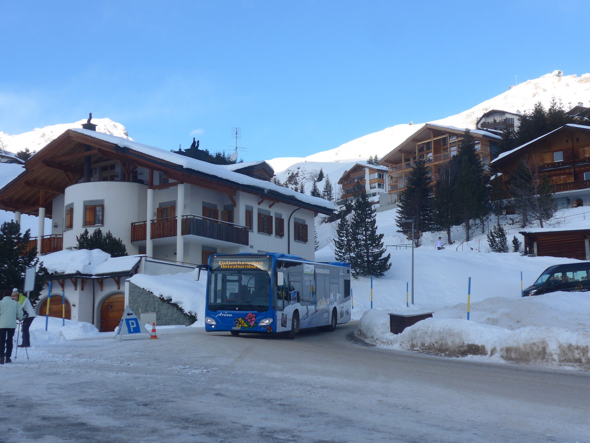 (223'200) - Pfosi, Arosa - Nr. 8/GR 154'248 - Mercedes am 2. Januar 2021 in Arosa, Hrnli